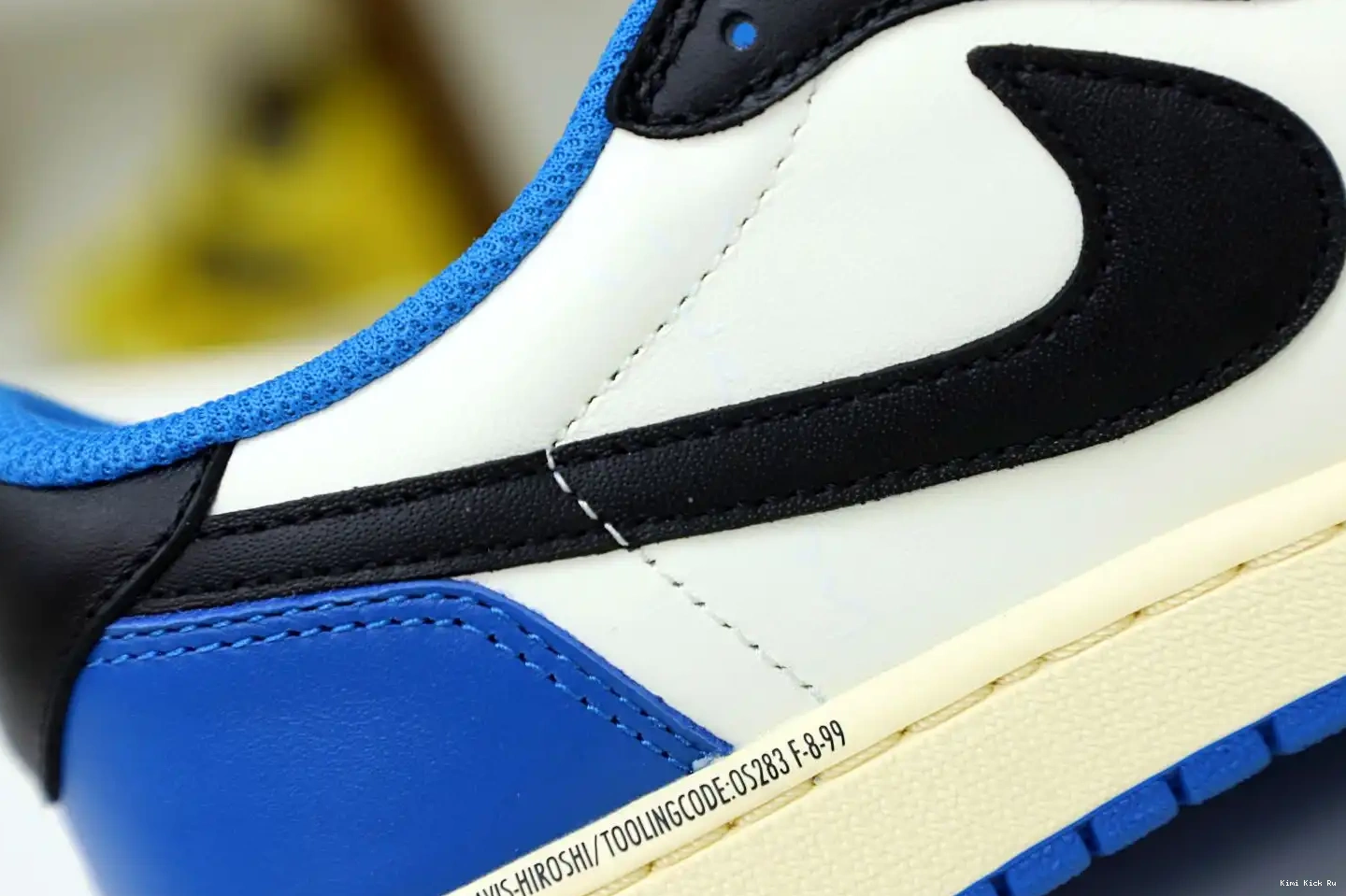 SCOTT 1 FRAGMENT DESIGN JORDAN X Kimikick AIR LOW X TRAVIS 0801
